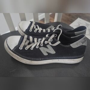 New Balance Classic Black and Grey Sneakers Mens Sz 9.5